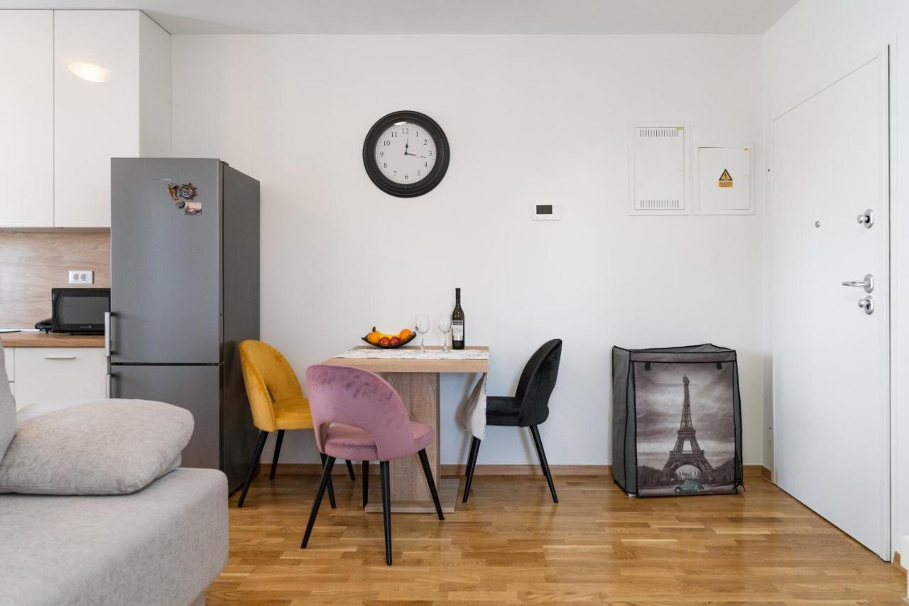 Apartment Roni + Besplatan Parking Zadar Exterior foto