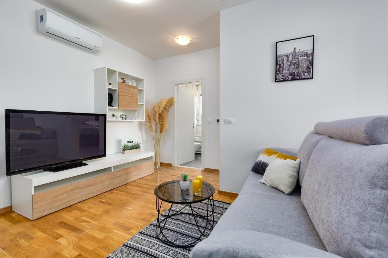 Apartment Roni + Besplatan Parking Zadar Exterior foto