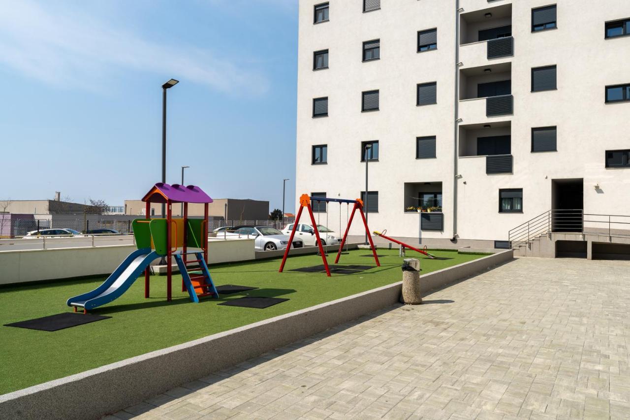 Apartment Roni + Besplatan Parking Zadar Exterior foto